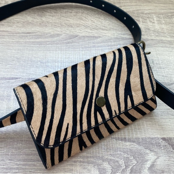 NWT BANANA REPUBLIC CALF HAIR NEUTRAL ZEBRA CROSSBODY BELT BAG - Picture 6 of 15